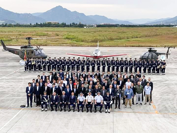 全国防衛協会連合会青年部 第19回全国青年研修大会「山口大会」近畿地区会長として出席。防府北基地での部隊研修後に記念撮影