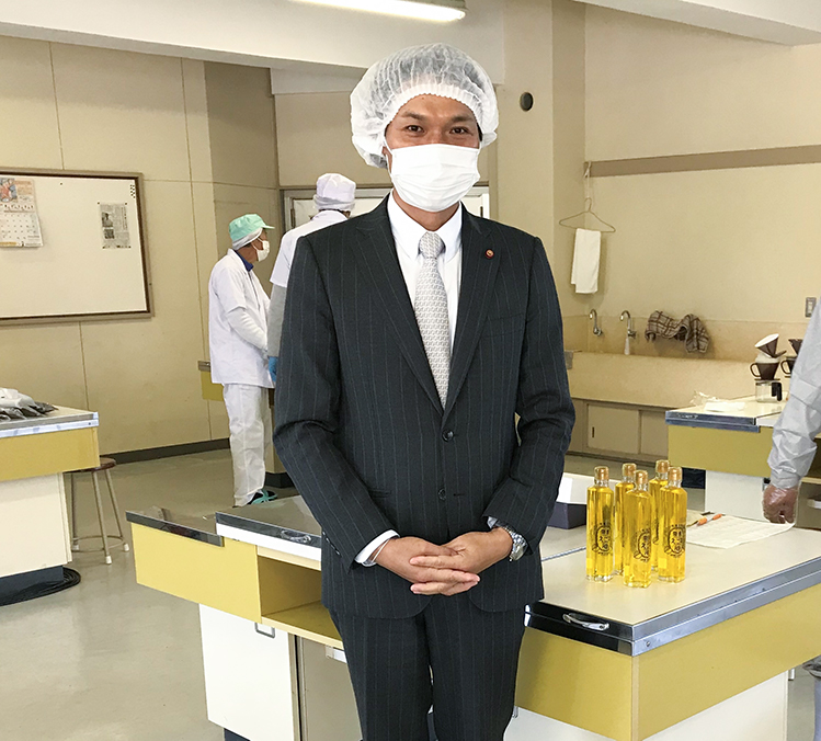 NPO法人奈良市東部エゴマの郷にて、搾油工程を見学させていただきました。