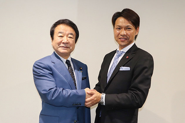 2019年12月 自民党奈良市支部総会にて、記念講演の弁士として 青山繫晴 参議院議員をお迎えしました。当日は講演会の司会を担当しました。