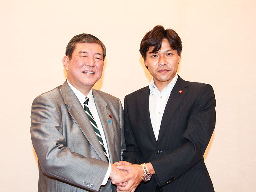 2014年9月 地方創生担当大臣(当時) 石破茂 衆議院議員と自民党奈良県第一選挙区支部所属の地方議員との意見交換会を開催いただきました。