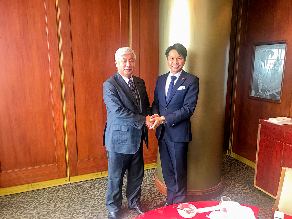 2018年12月 元防衛大臣 中谷元 衆議院議員と自民党奈良県第一選挙区支部所属の地方議員との意見交換会を開催いただきました。